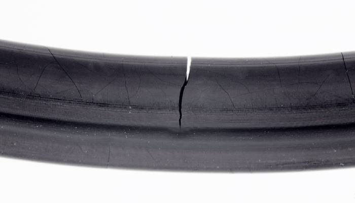 پیری لاستیک چیست و چگونه از آن جلوگیری کنیم؟